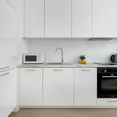 Calm & Functional In With Smarttv And Place For Remote Work By Renters * Lublin