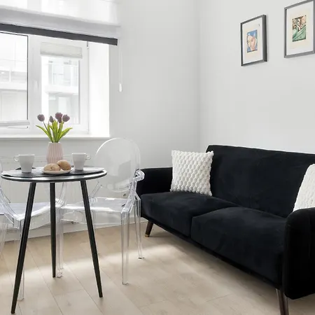 Calm & Functional In With Smarttv And Place For Remote Work By Renters * Lublin