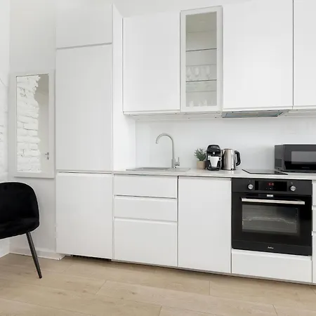 Calm & Functional In With Smarttv And Place For Remote Work By Renters Apartamento