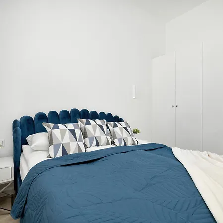 Apartamento Calm & Functional In With Smarttv And Place For Remote Work By Renters Lublin