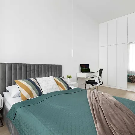 Calm & Functional In With Smarttv And Place For Remote Work By Renters Apartamento